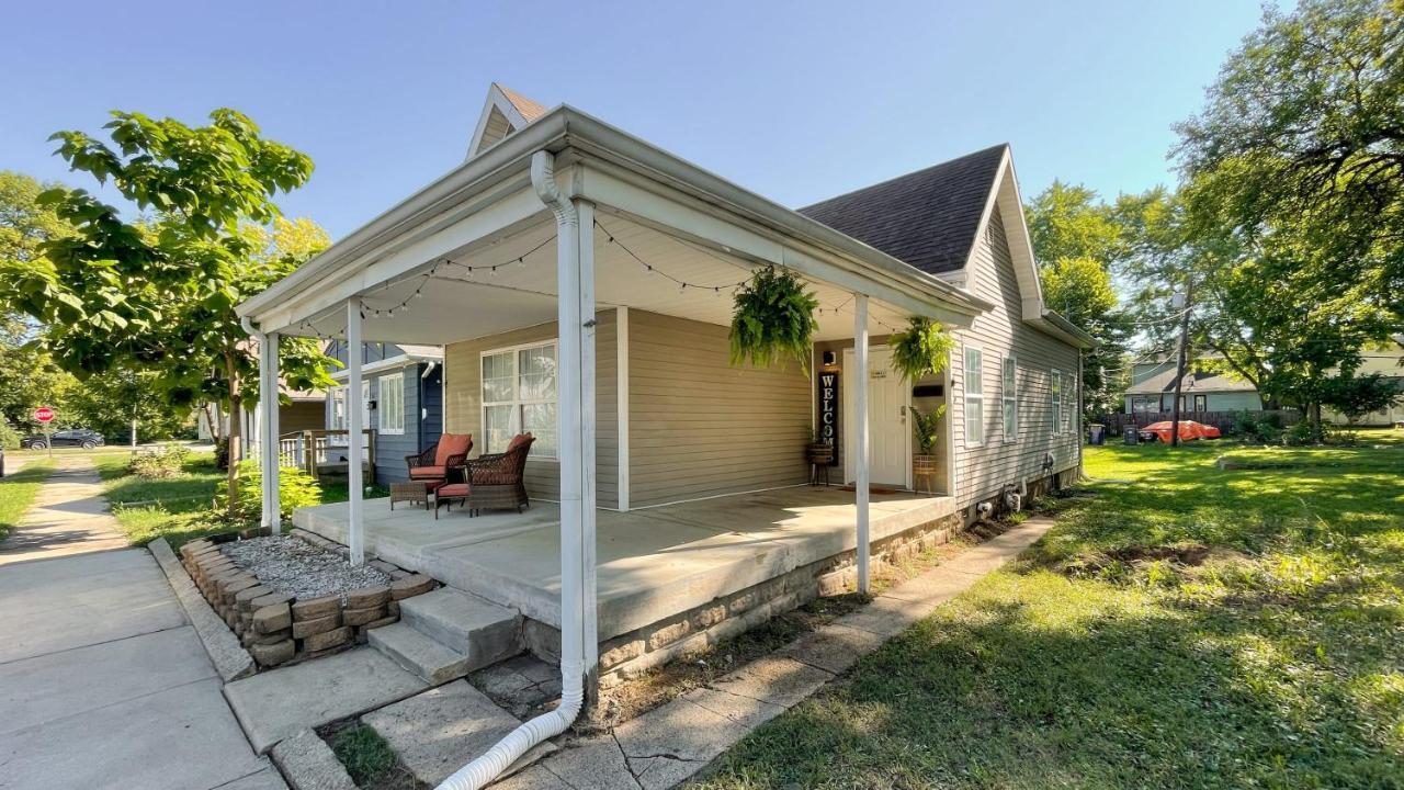 5 Mins To Speedway! Walk To Zoo, Wr Park, Iupui! Villa Indianapolis Bagian luar foto