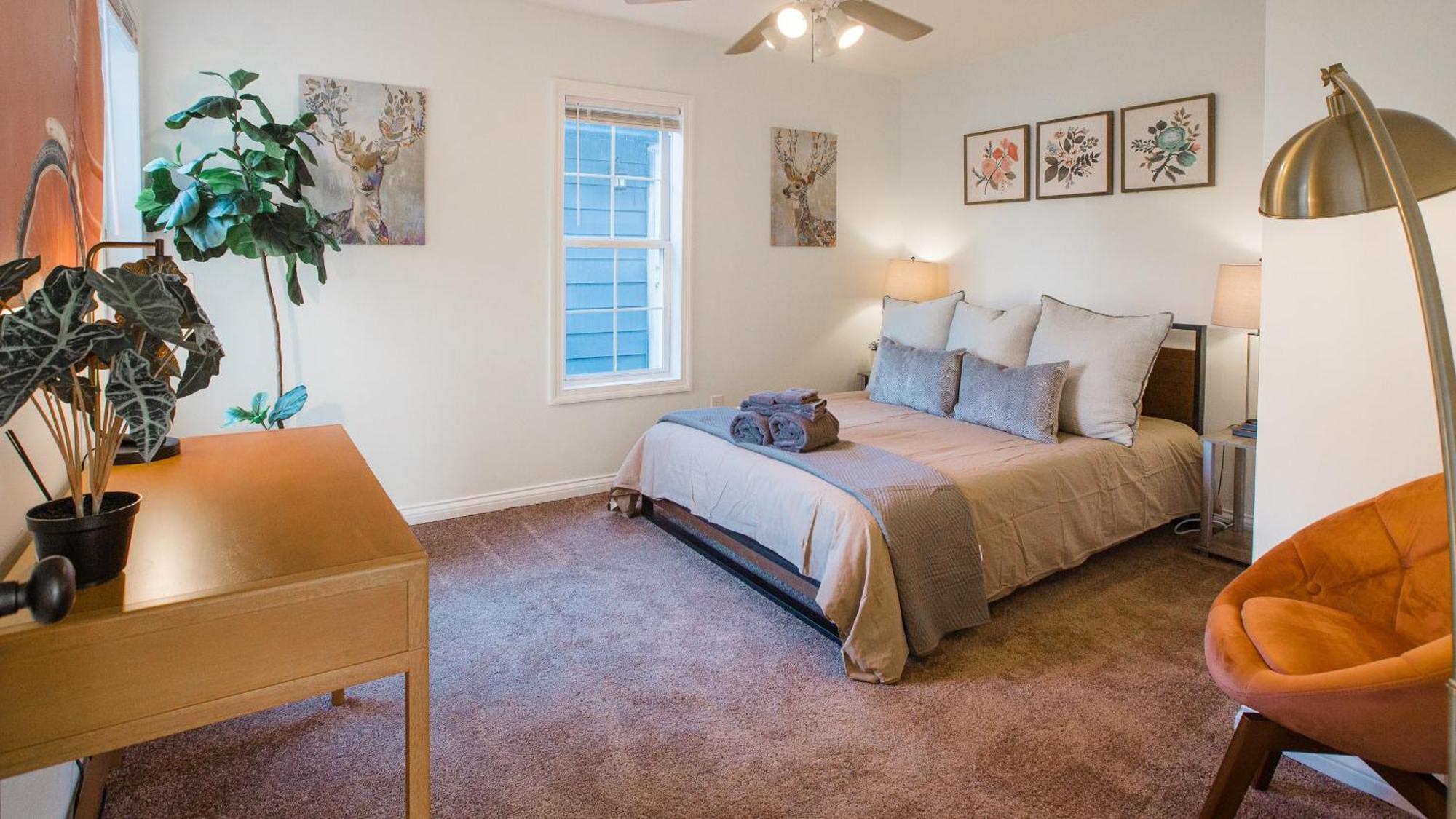 5 Mins To Speedway! Walk To Zoo, Wr Park, Iupui! Villa Indianapolis Bagian luar foto