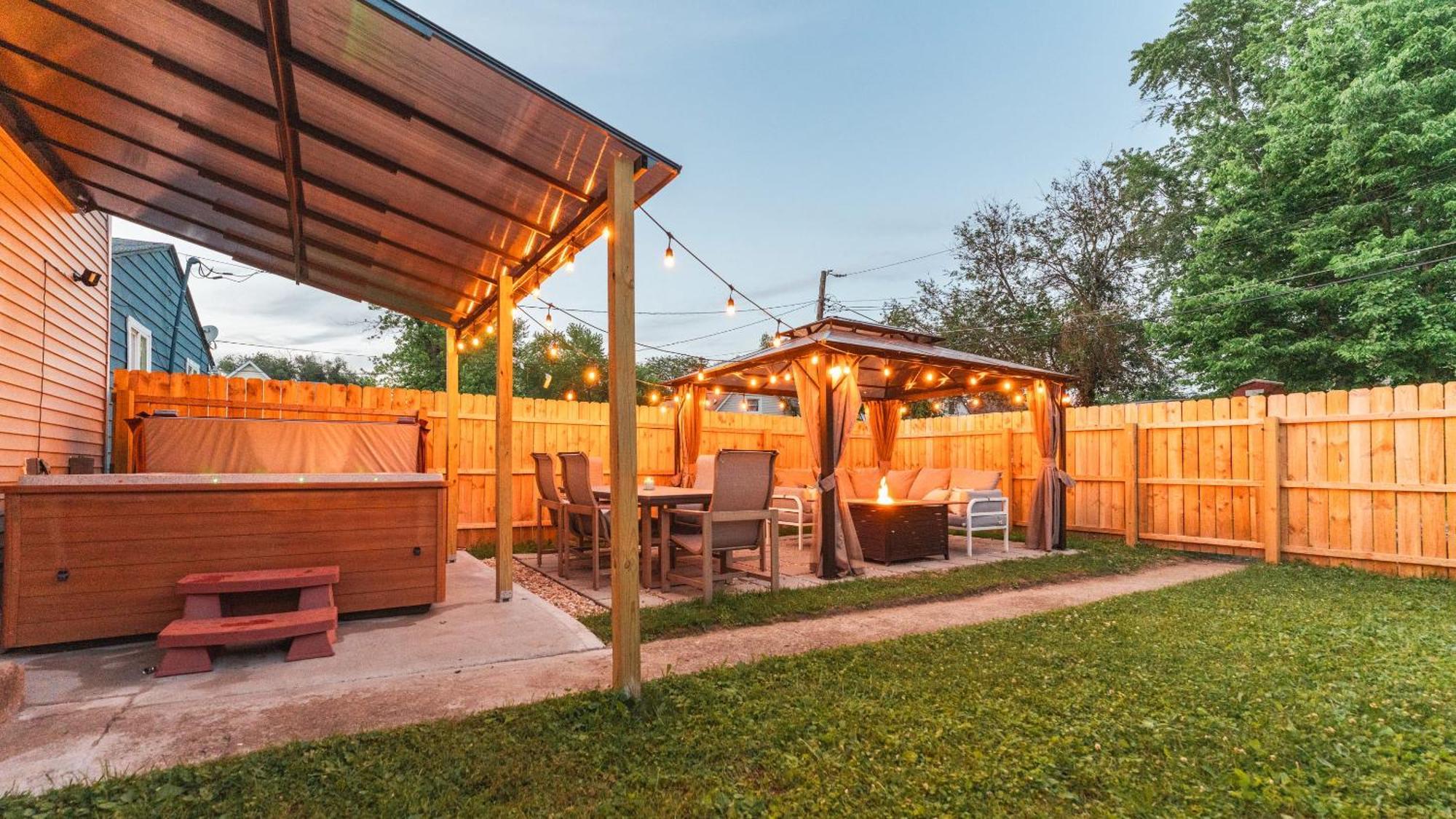 5 Mins To Speedway! Walk To Zoo, Wr Park, Iupui! Villa Indianapolis Bagian luar foto