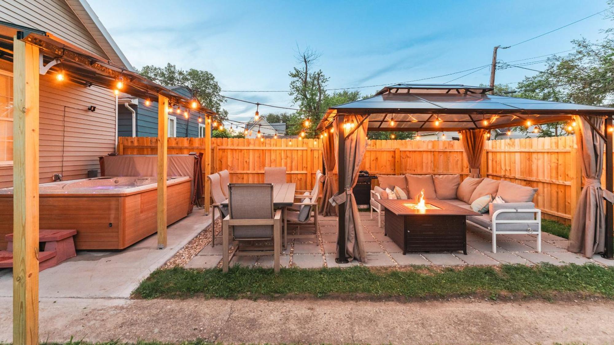 5 Mins To Speedway! Walk To Zoo, Wr Park, Iupui! Villa Indianapolis Bagian luar foto