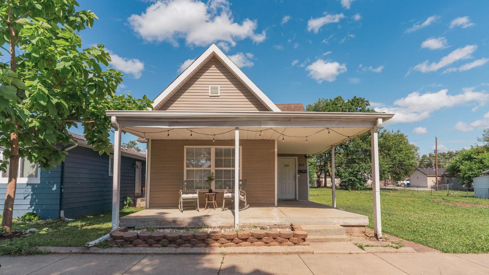 5 Mins To Speedway! Walk To Zoo, Wr Park, Iupui! Villa Indianapolis Bagian luar foto